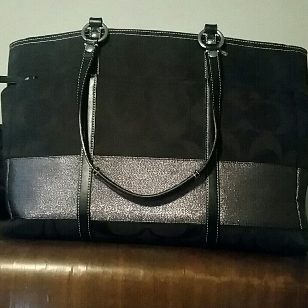 Price DROP! Coach Large shoulder bag
